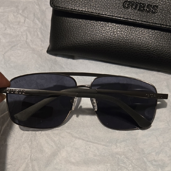 Guess Metal Frame Men Sunglasses With Adjustable Nose Pads And Guess Black Case - Picture 5 of 10